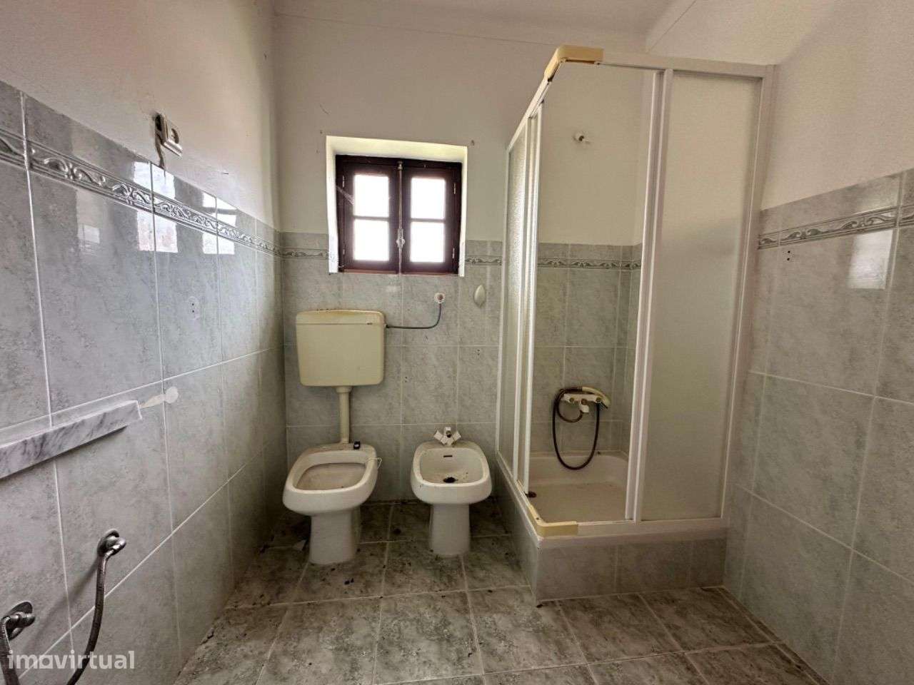 Imóvel de banco : escritura ao abrigo do simplex-28