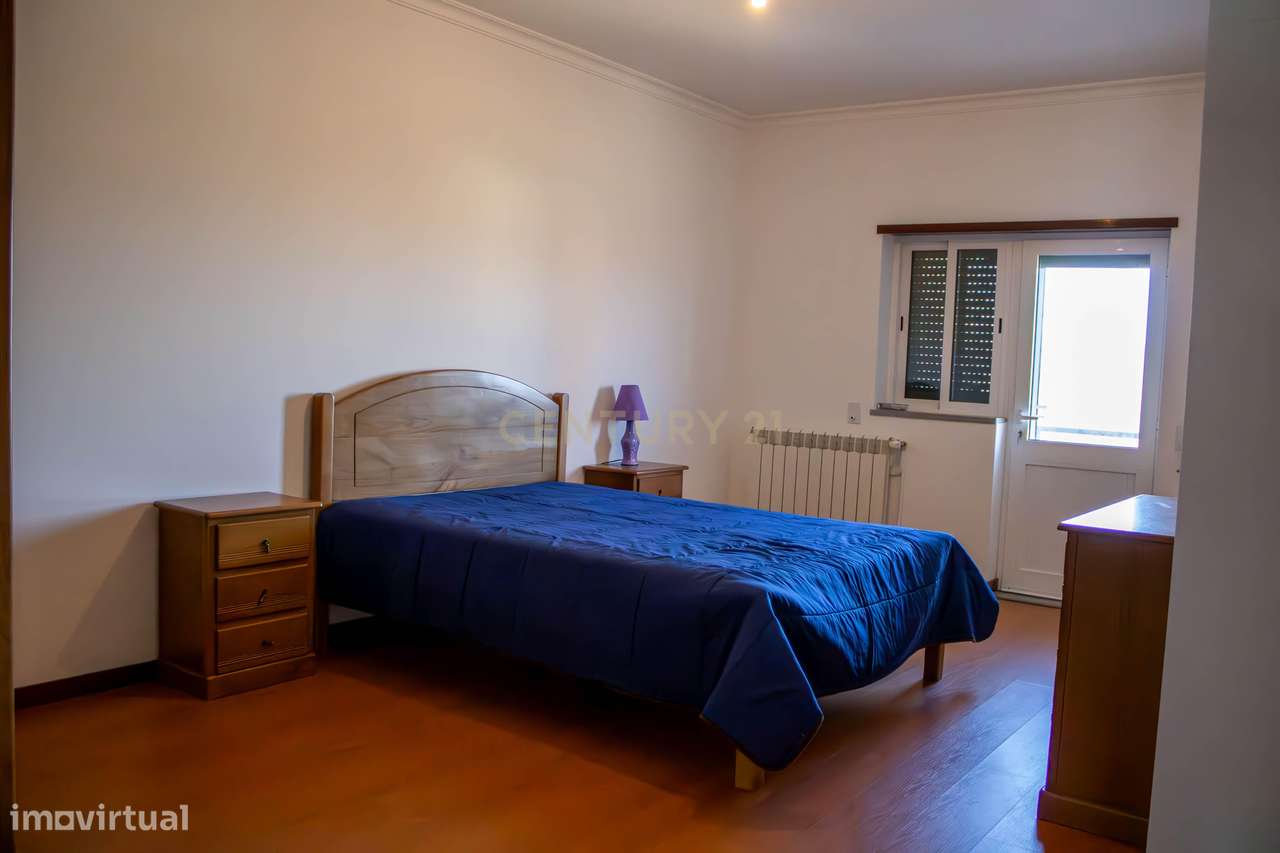 Moradia moderna | 3 pisos | Vila Nova Foz Côa-22