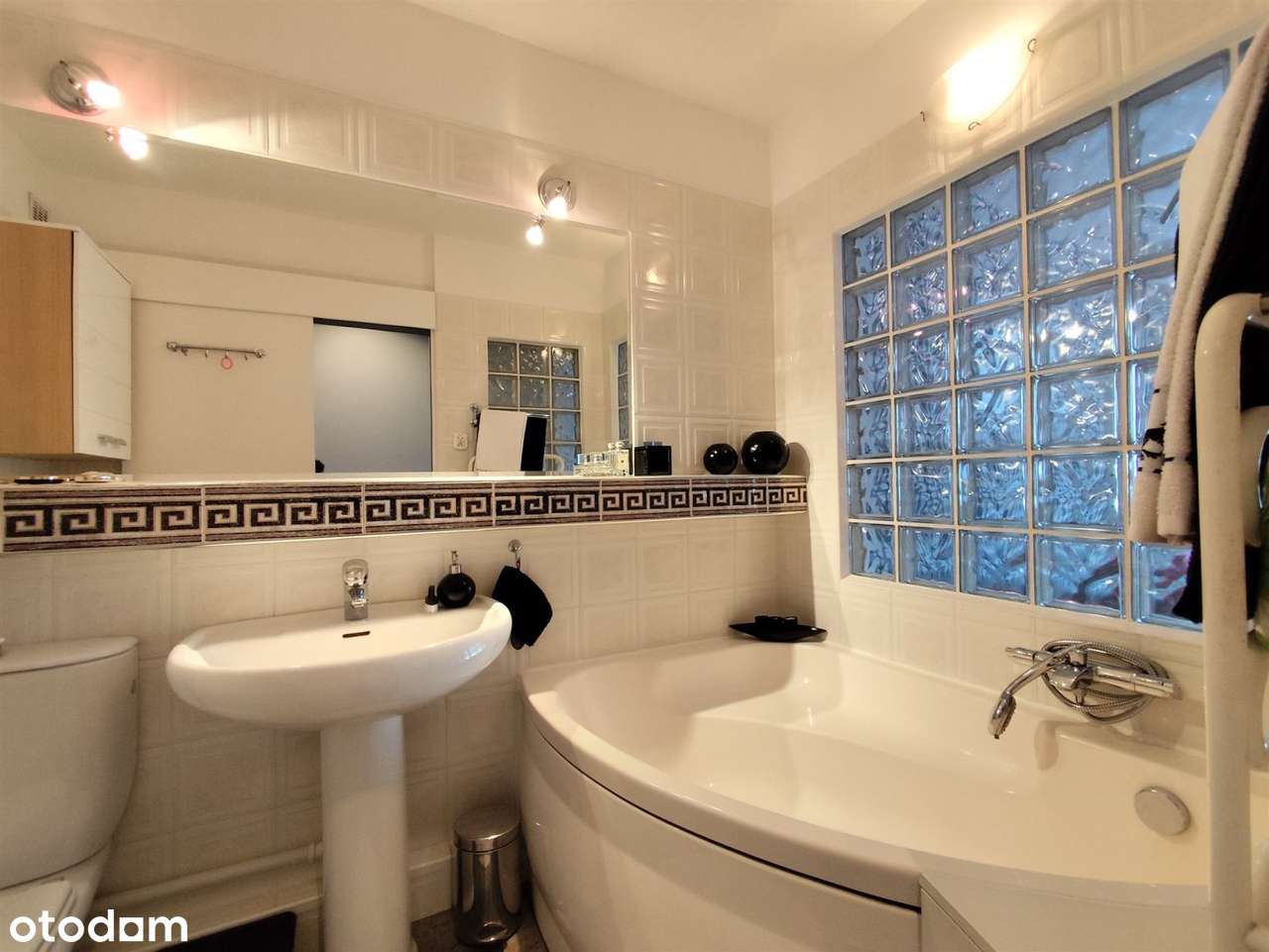 Ładne mieszkanie 3-pok. w cegle Nowe Miasto-8