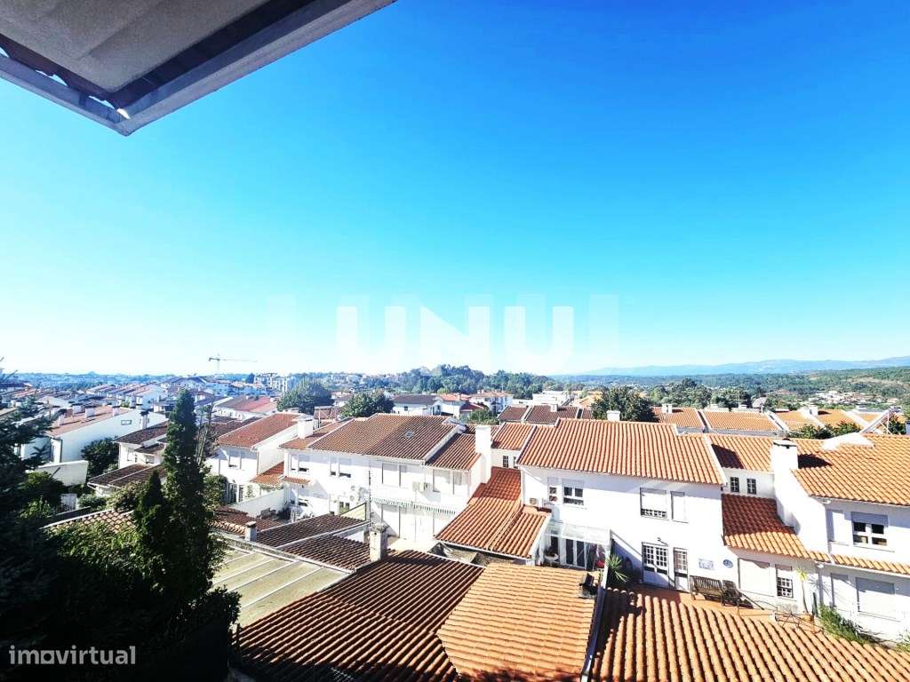Moradia em Banda T5 - A 5 Minutos do Centro da Cidade de Viseu-25