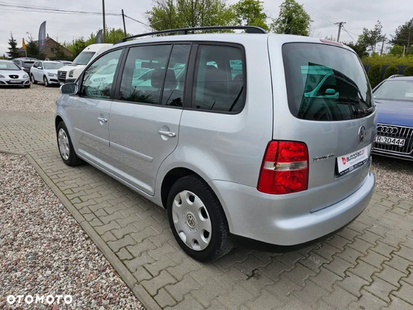 Volkswagen Touran 1.6 FSI Basis - 3