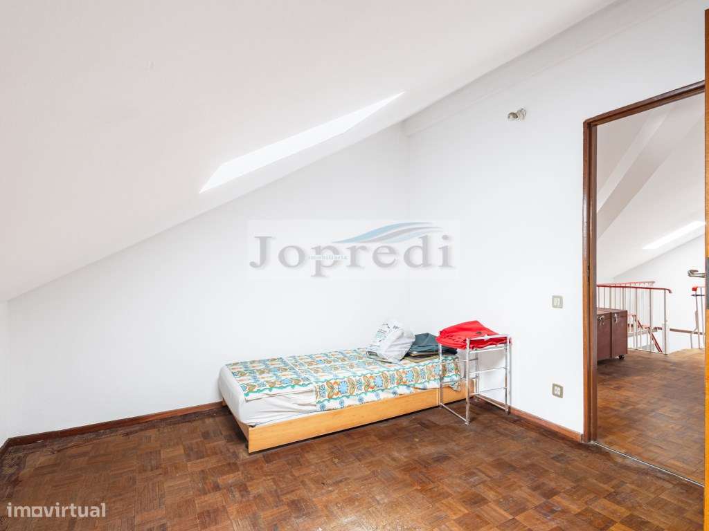 T2 + 5 Duplex Centro de Carcavelos-19