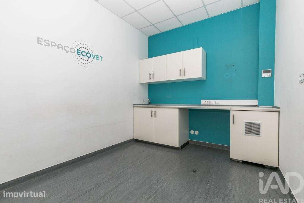 Loja / Estabelecimento Comercial em São Domingos De Benfica de 132,00 - Grande imagem: 4/17