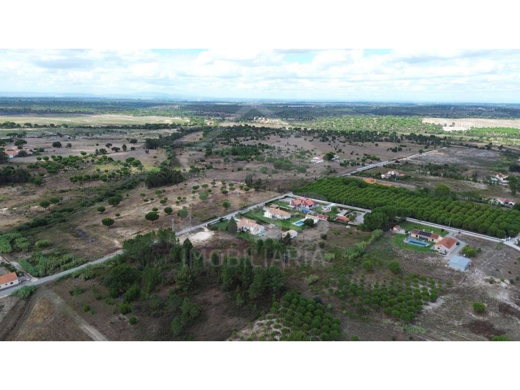 Terreno Urbano em Foros de Almada-7