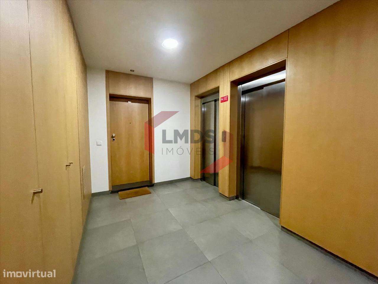 T3 Praça das Flores - Grande imagem: 4/7