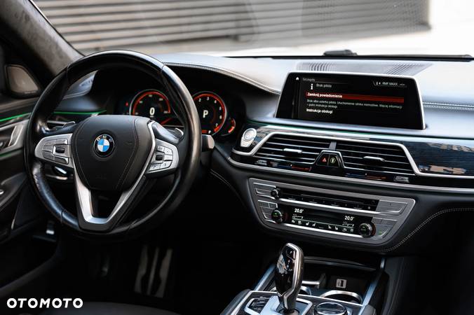 BMW Seria 7 750Li xDrive - 22