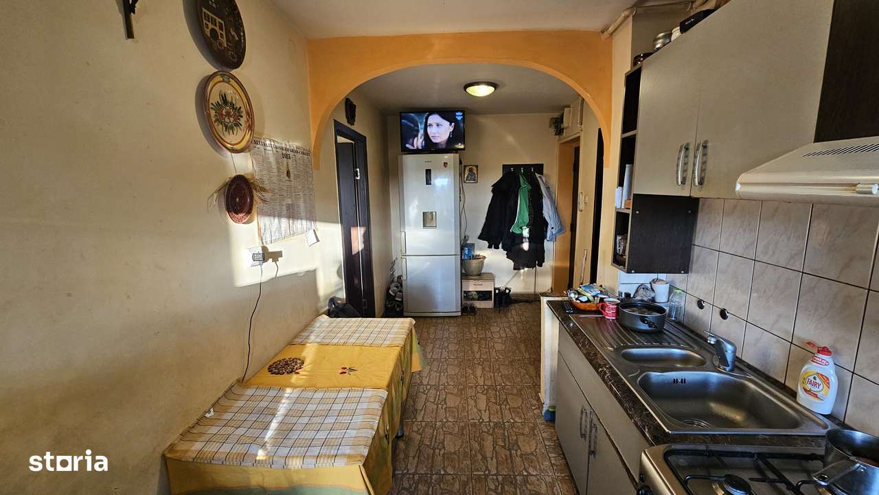 0 % comision Vanzare apartament cu 3 camere in carierul Gruia - Imagine principală: 4/11