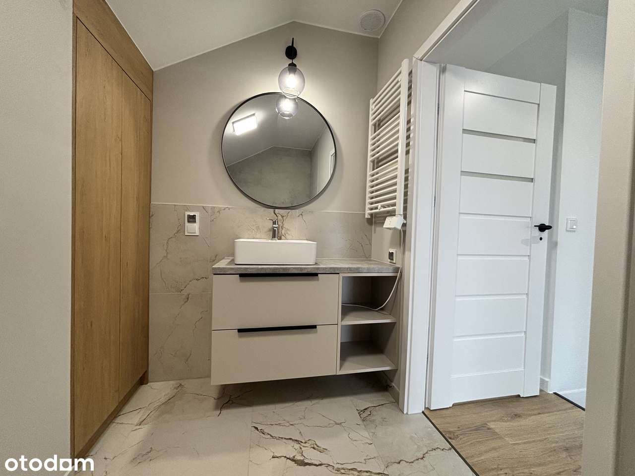 Apartament DWUPOZIOMOWY w szeregowcu z dużym TARASEM-12