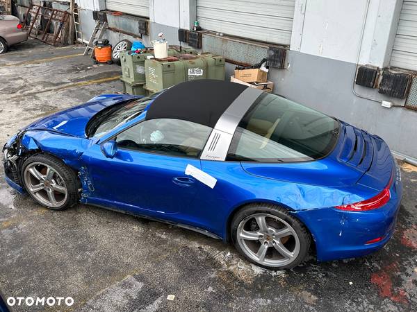 Porsche 911 Carrera 4 Cabriolet PDK - 7