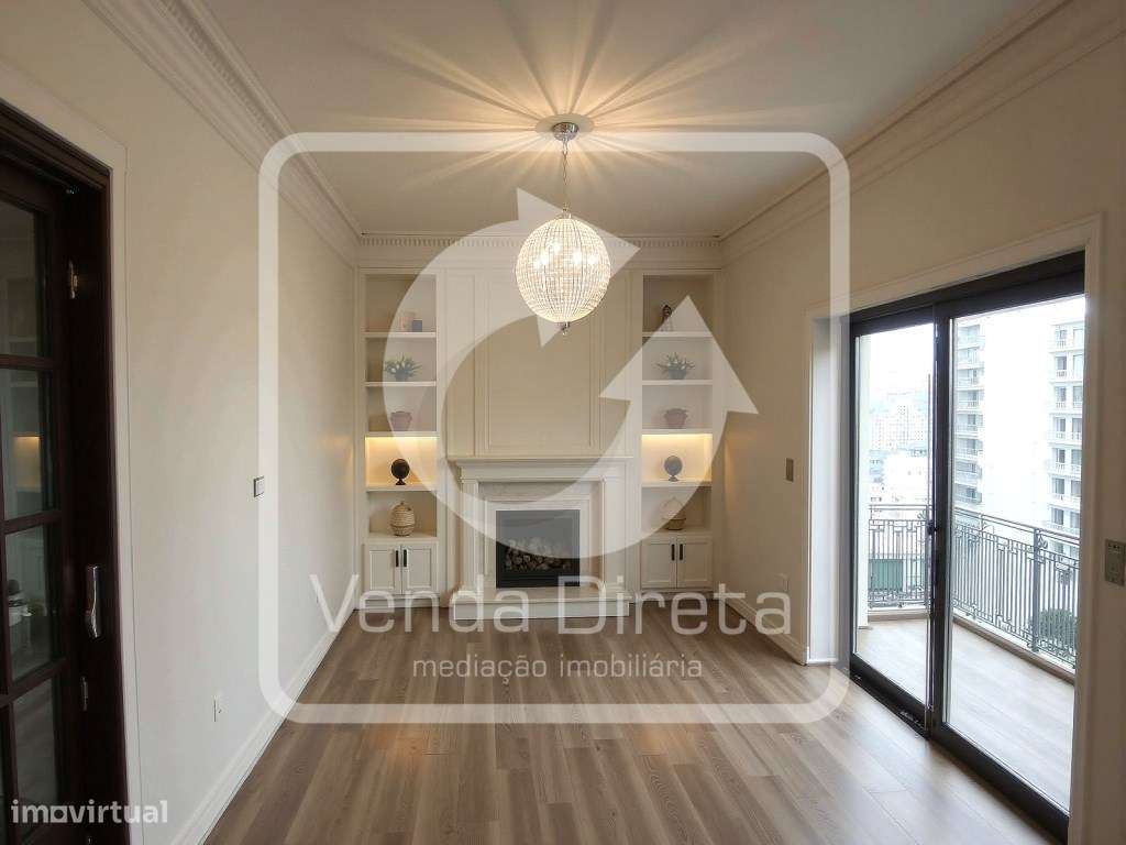 Apartamento T2 com Varanda e Lareira no Coração de Setúbal - Grande imagem: 3/21