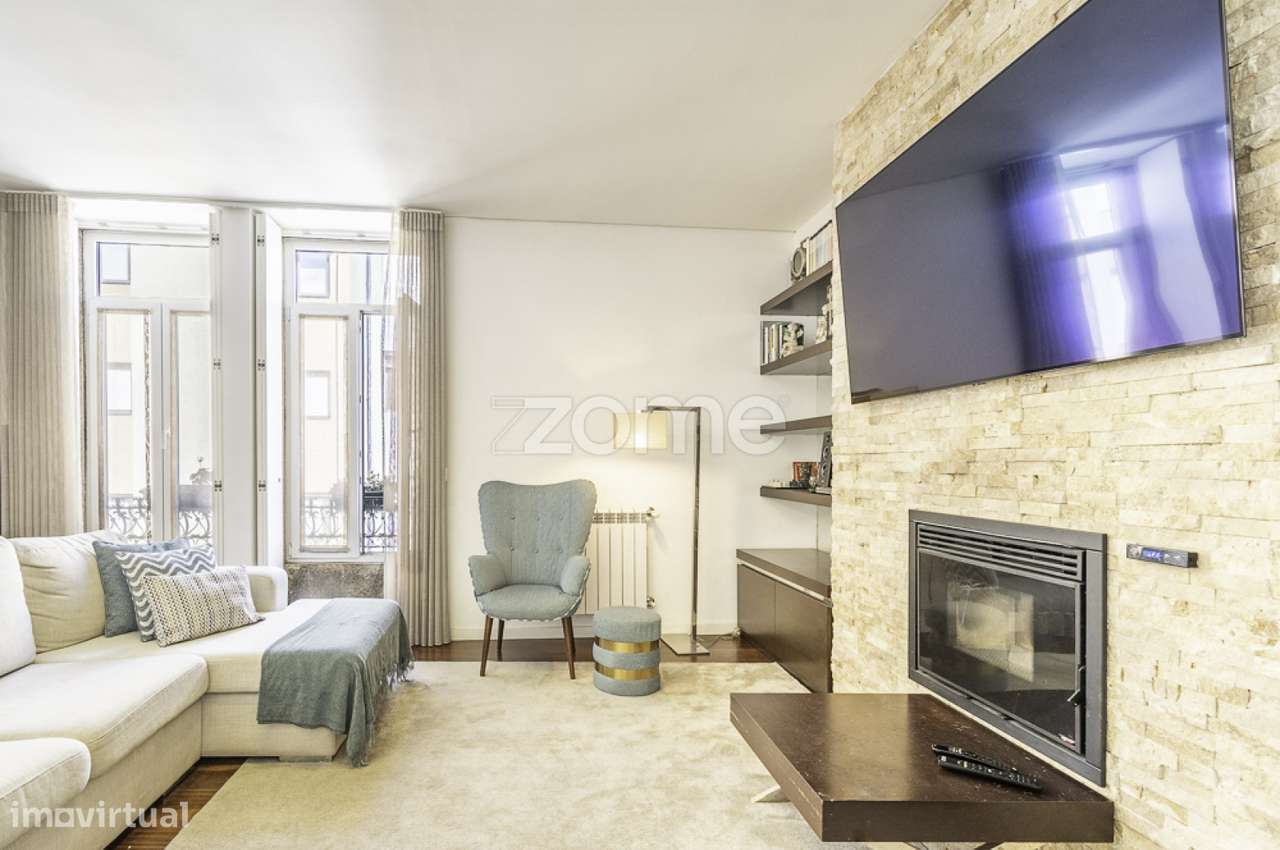 Apartamento t4 renovado com garagem ao jardim de Arca d’água - Grande imagem: 2/43