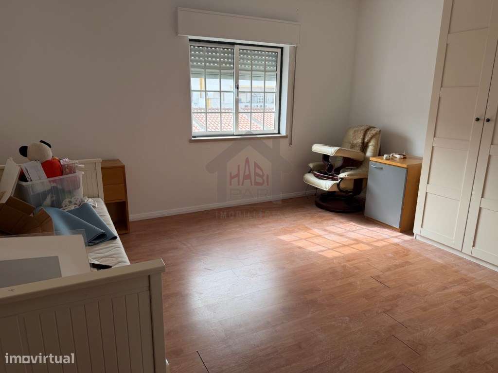 Excelente T2+1 Na Urbanização do Brejo-9