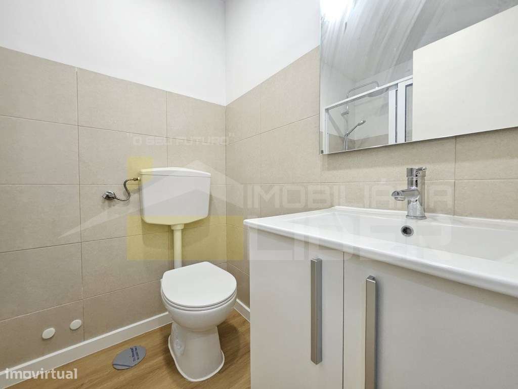 Moradia T4 na Freixofeira a 5 minutos da Freiria. 
Espaço, confort...-10