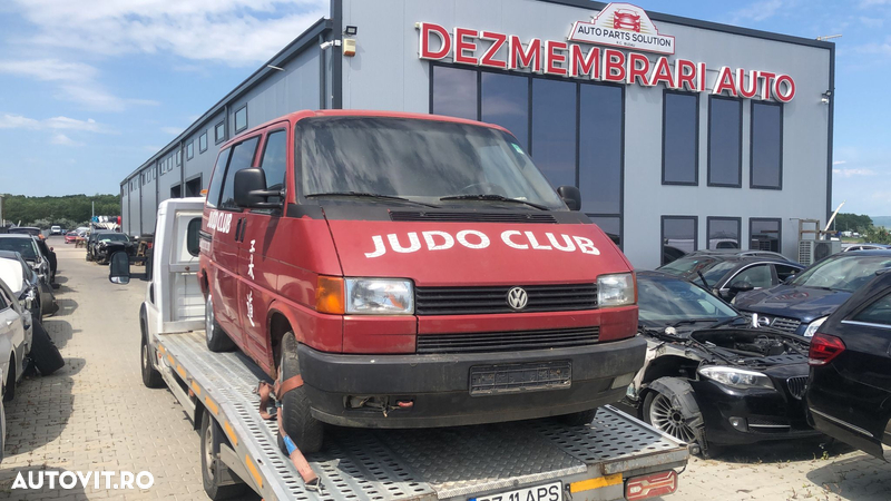 Dezmembram Volkswagen Transporter T4 2.4 D an fabr 1996 - 1