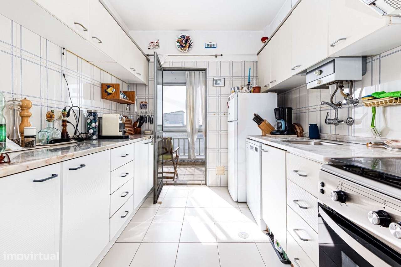 A. PÊRA - Apartamento T3 C/ Garagem + Arrecad.- Varandas Deslumbrantes-9