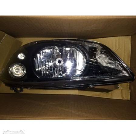 Farol Seat Ibiza modelo: 2002 Novo - 1