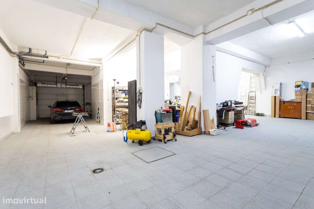 Armazém + T1 independente em Campo de Ourique - Grande imagem: 3/33