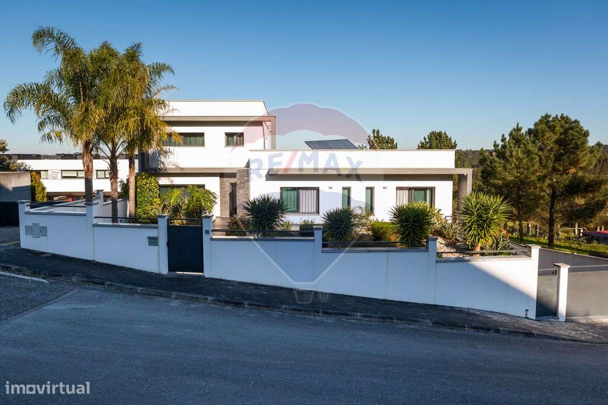 Moradia T4 para venda - Grande imagem: 1/50