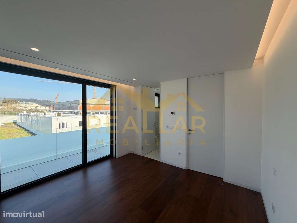 Villas Rio & Mar: Moradias T4 Exclusivas na Primeira Linha de Espos...-11