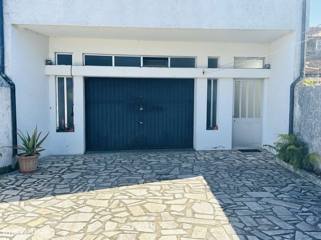 Espaçoso T2+1, mais sótão e lugar garagem no coração de Valongo-23