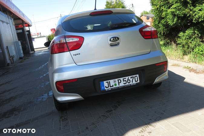 Kia Rio 1.2 Dream Team Edition - 10