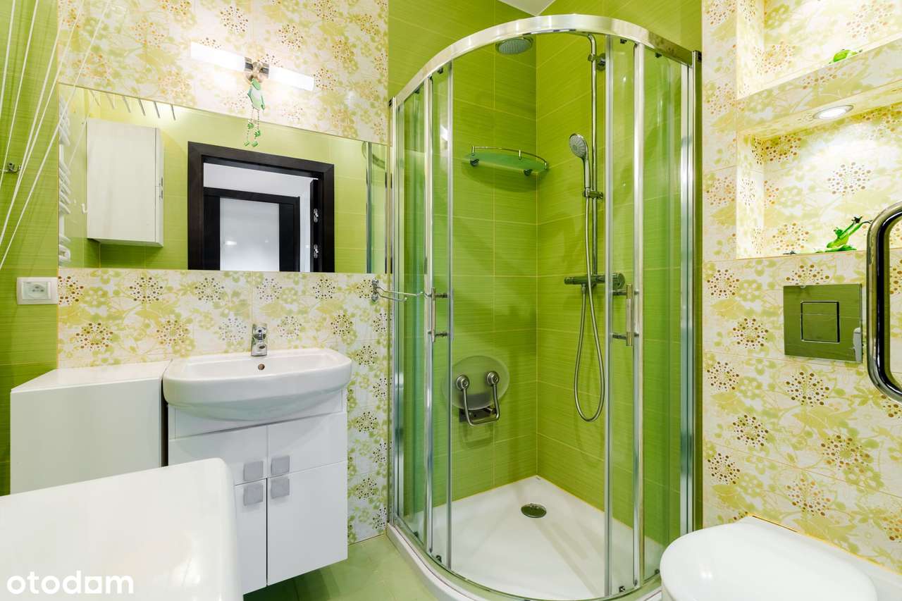 Wolnostojący dom z użytkowym poddaszem i ogrodem-16