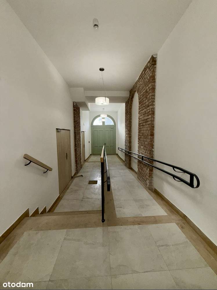 Mieszkanie z dwoma balkonami oraz widokiem na statki - Pełny obrazek: 4/7