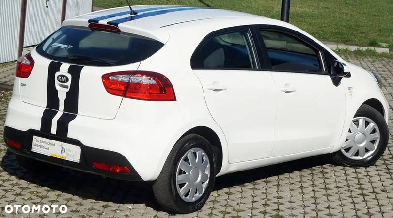 Kia Rio - 12