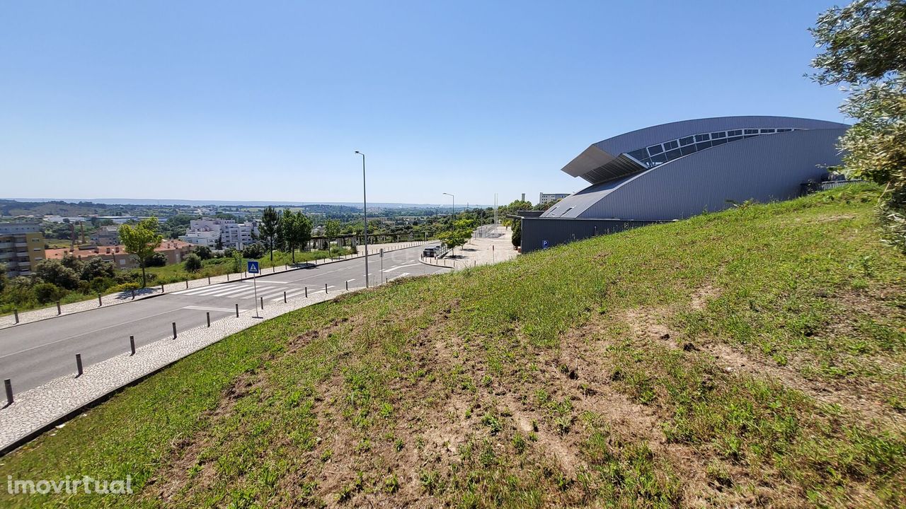 Terreno urbano com ABC de 6700m2 - Torres Novas.