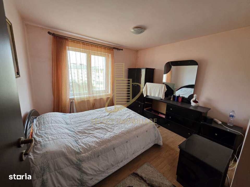 Apartament de 3 camere, decomandat, 66 mp., zona Sens-5
