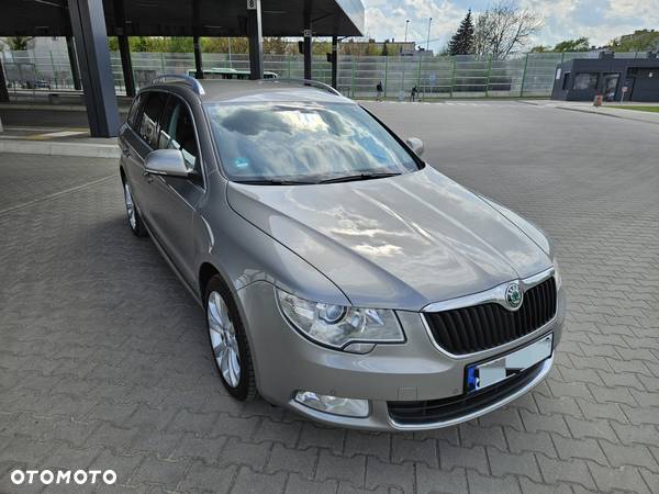 Skoda Superb 2.0 TDI Exclusive - 4