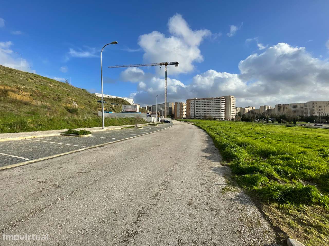 Terreno para Construção de Prédio - Lumiar - Lisboa-1