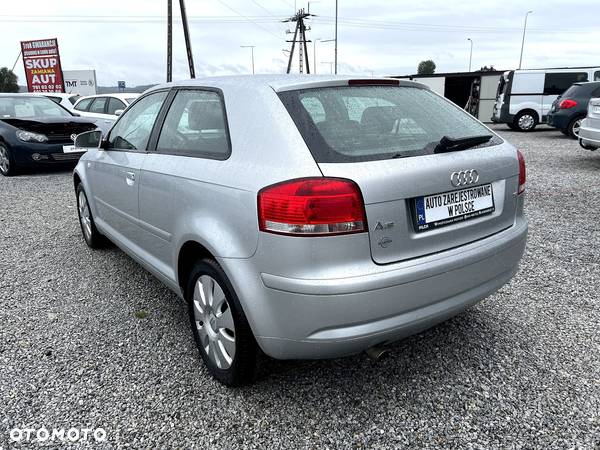 Audi A3 1.6 Ambiente - 6