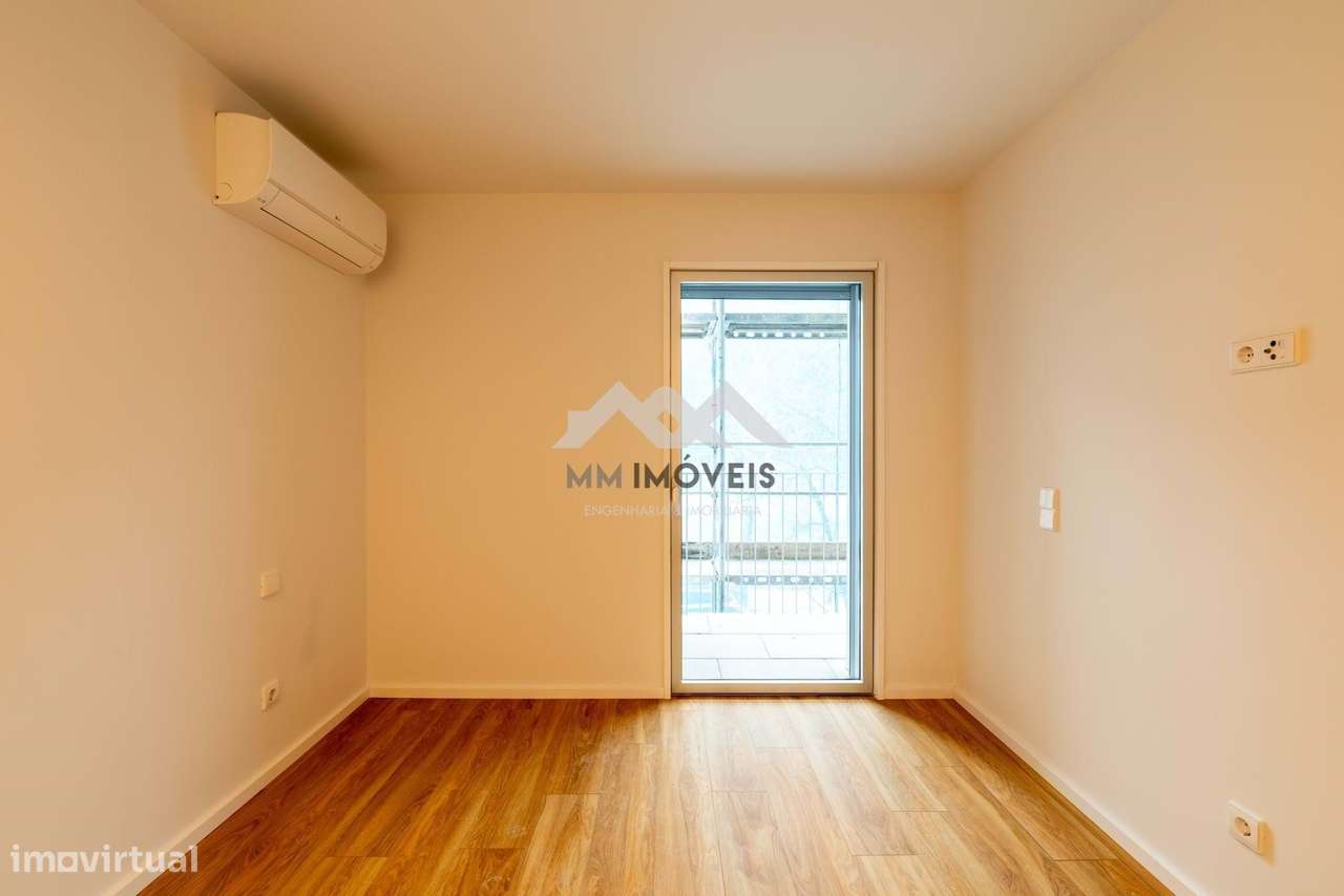 Apartamento T1 | Nova Construção | Terraço | Jardim | Garagem | Campan-8