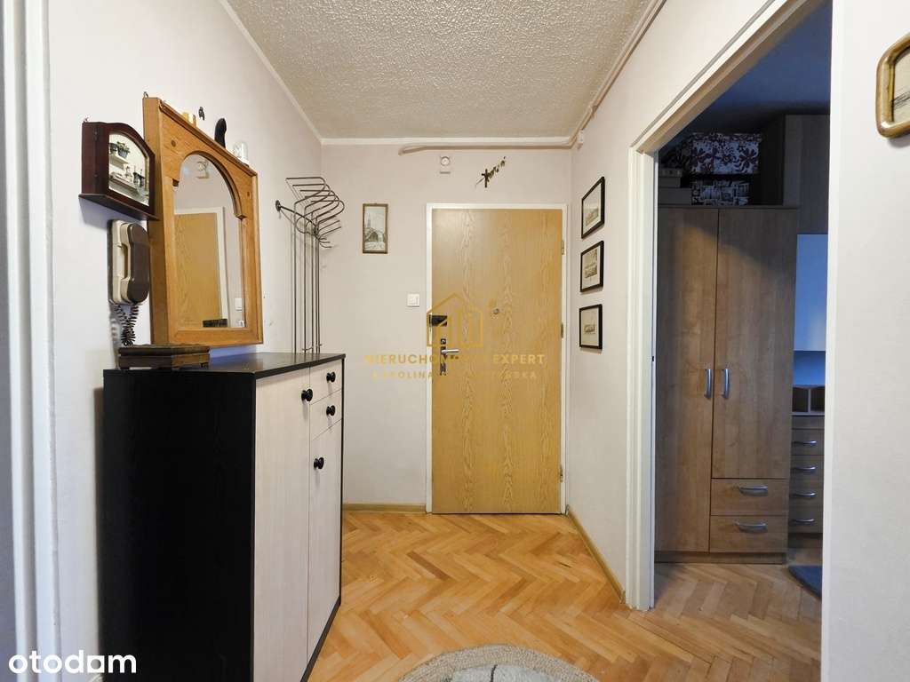 2 pokoje z dużym balkonem i piwnicą-10