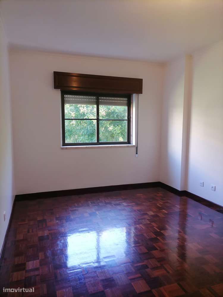 T3 Centro de Queijas, Oeiras. Com Parqueamento e Arrecadação.-15