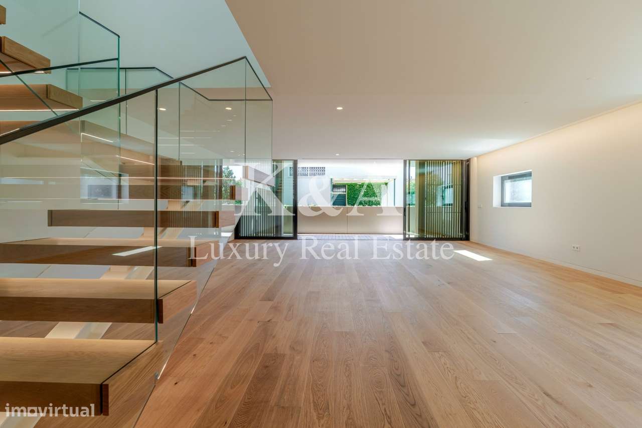 Penthouse T4+1 na Foz com piscina e Vista Mar-3