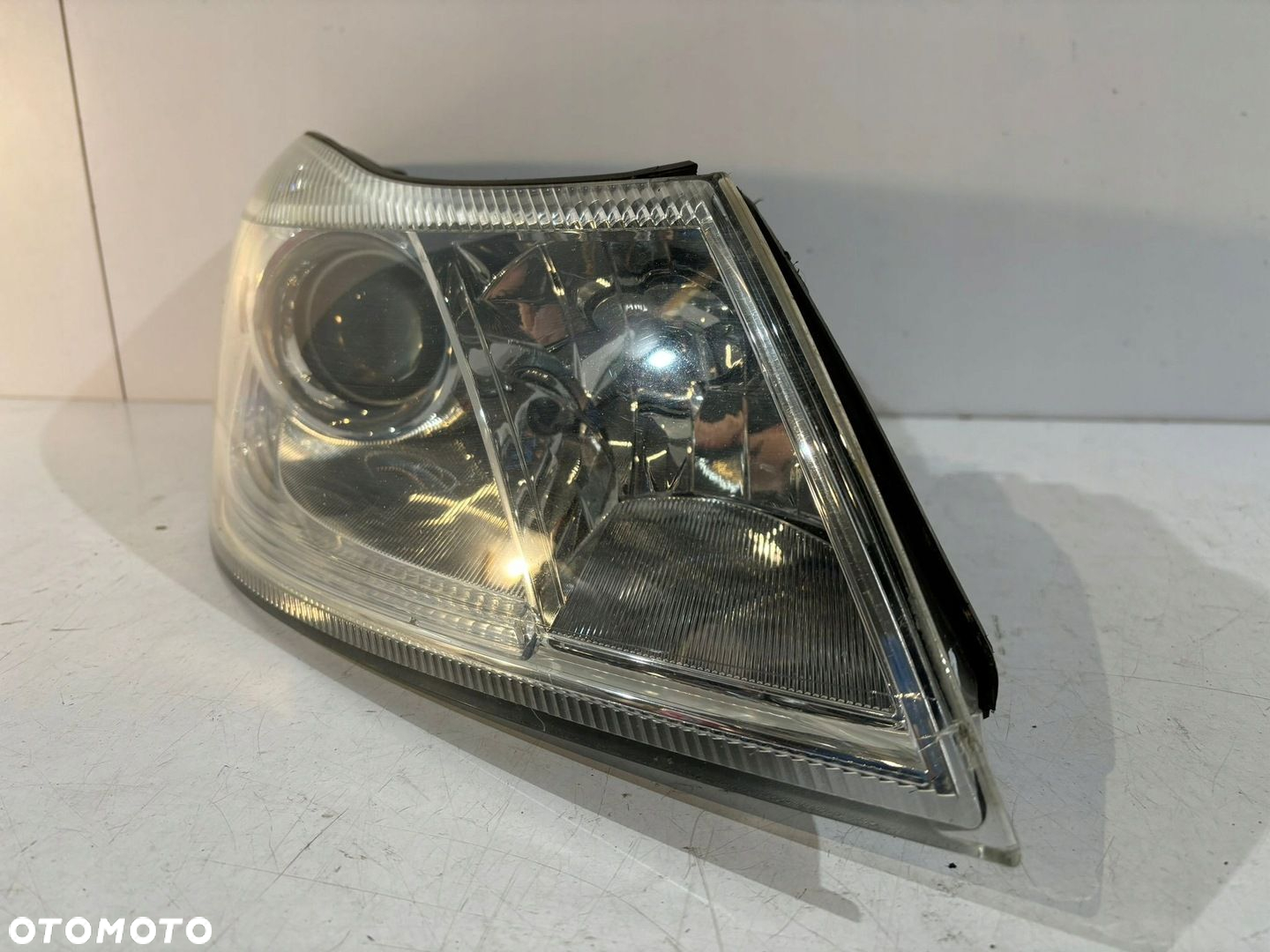 Skoda Octavia 2 FL Lampa przednia Xenon R- 13846 - 3