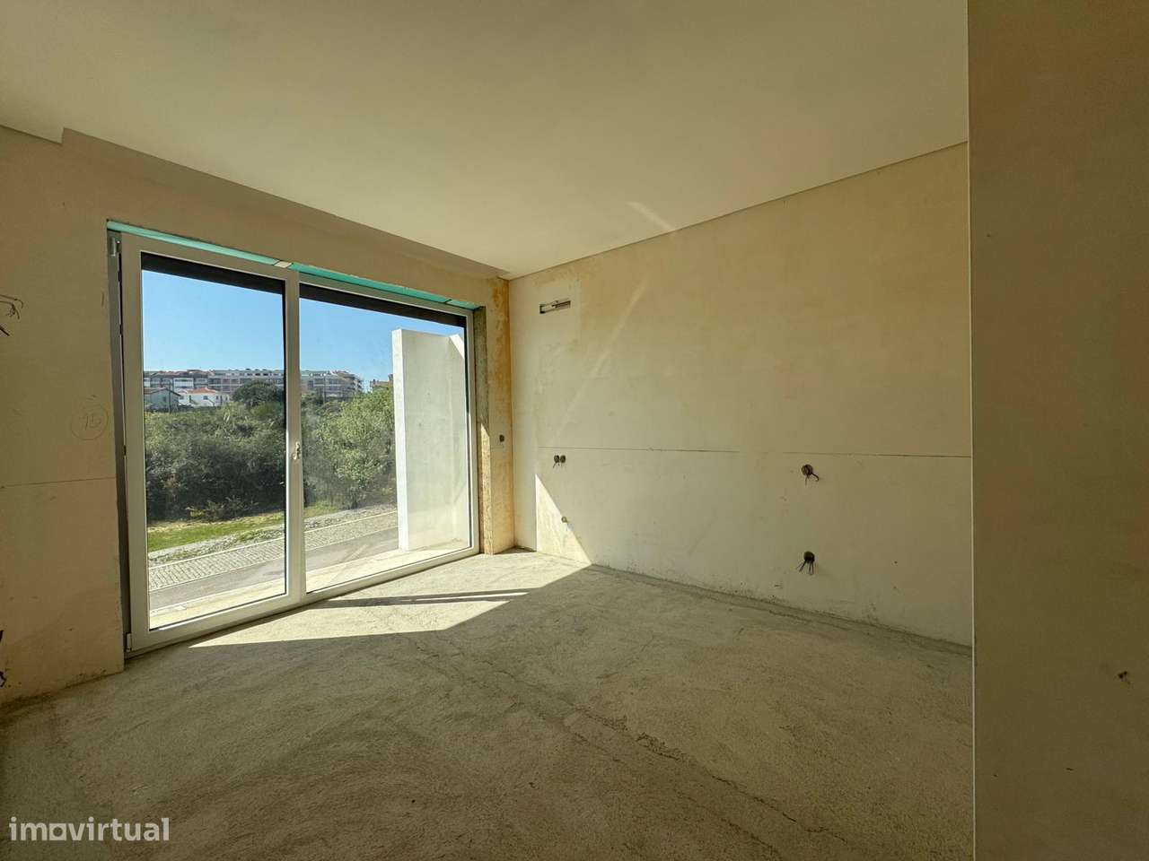 Moradia T3+1 em construção com excelente localização - Exclusivo-4