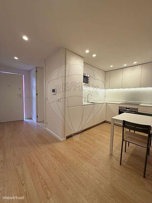 Apartamento T0 para arrendamento - Grande imagem: 1/8