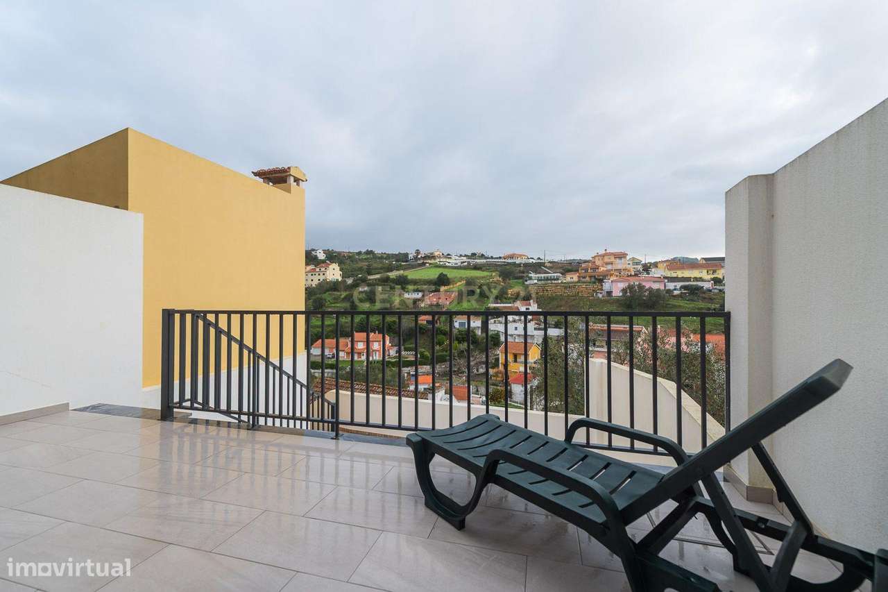 Moradia T3 localizada na aldeia de Cheleiros - Mafra-27