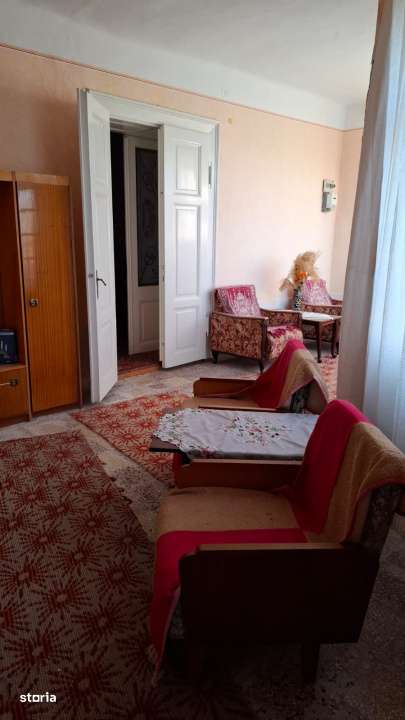 Casa mare 3 camere si teren 3600mp in Nadlac la 475m de centura spre a-9