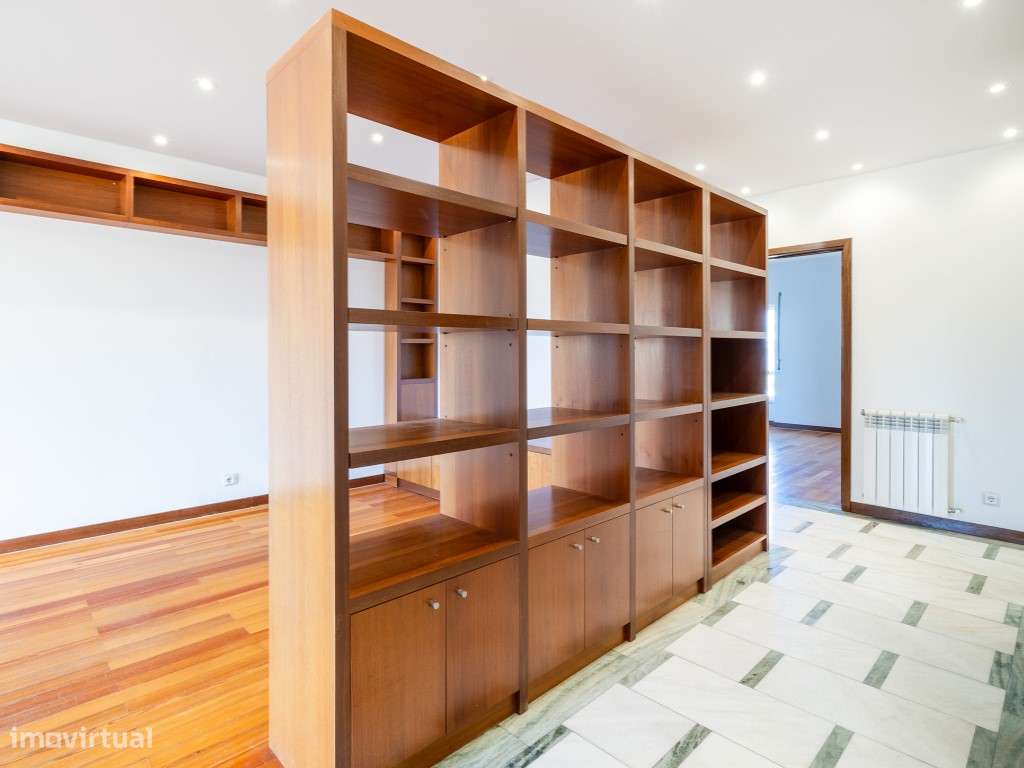 Arrendamento, Apartamento T3, Terraço e muito sol - Grande imagem: 5/26