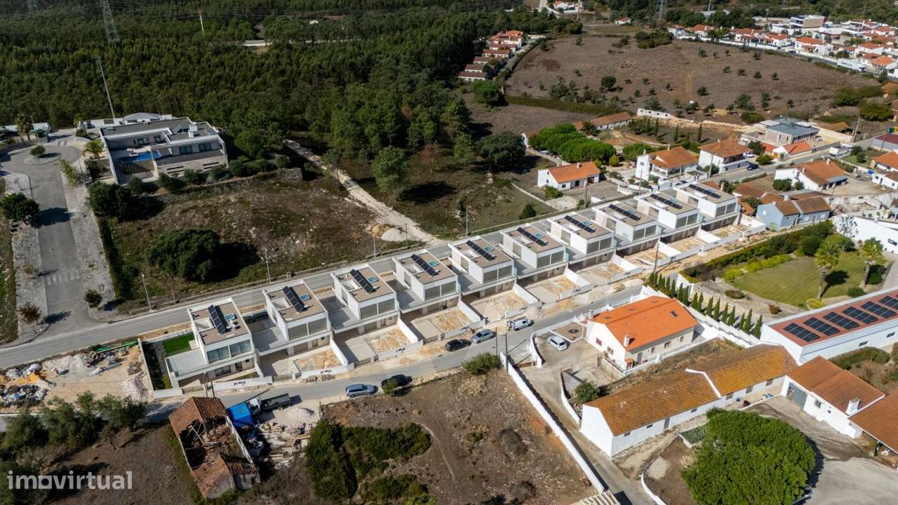 Moradias de Luxo Junto ao Muro da Real Estrada D. Maria I-11