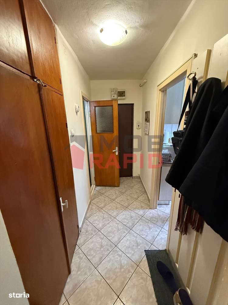 Apartament cu 3 camere, Zona Han-2