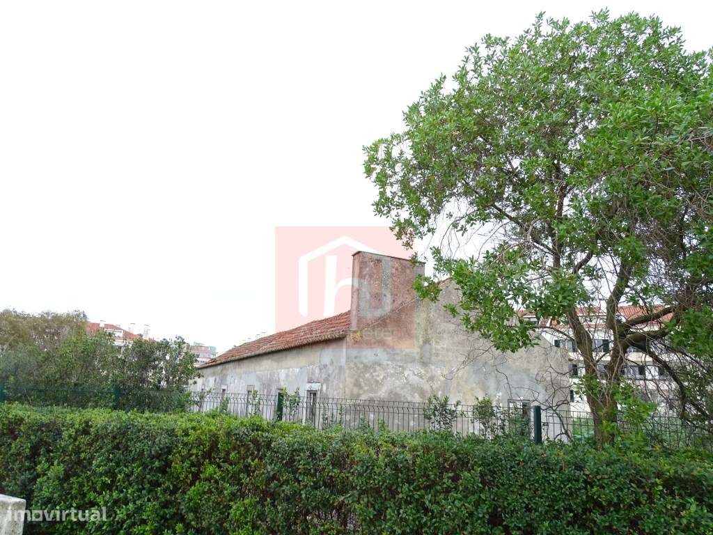 Edifício habitacional e Moinho para recuperar em Alcochete-26