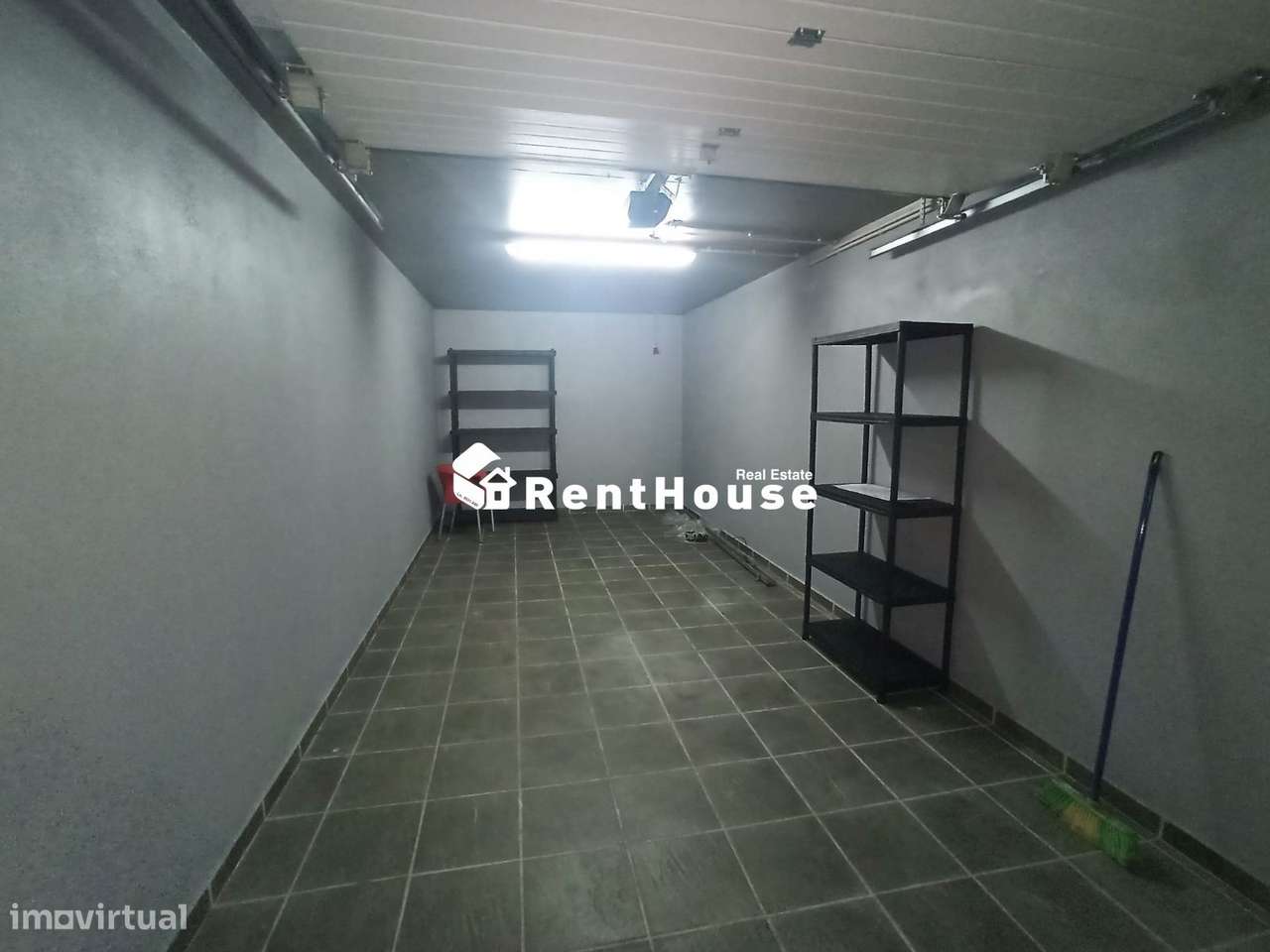 Garagem a dois passos da praia - Grande imagem: 2/4