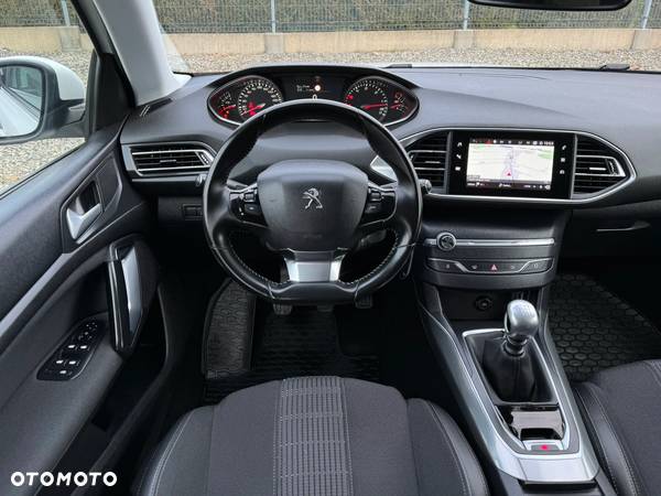 Peugeot 308 1.5 BlueHDi Allure S&S - 10