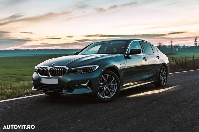 BMW Seria 3 330e xDrive Aut. - 1