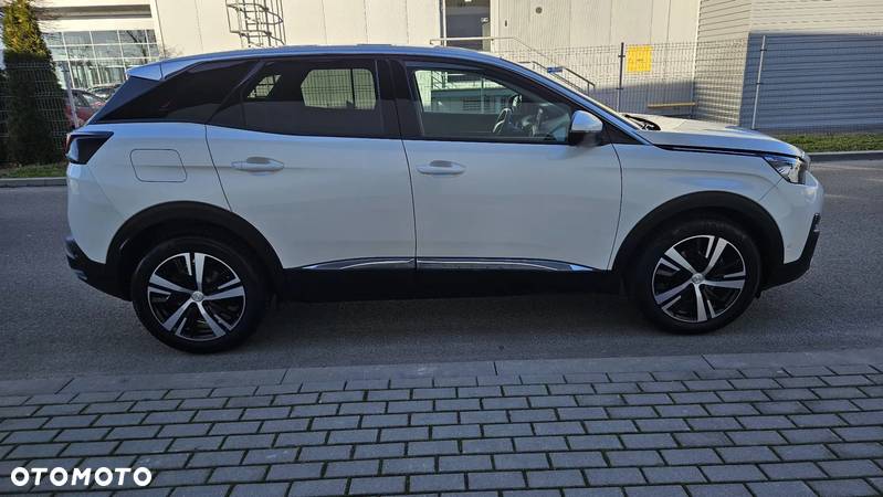 Peugeot 3008 1.2 PureTech Allure S&S - 6